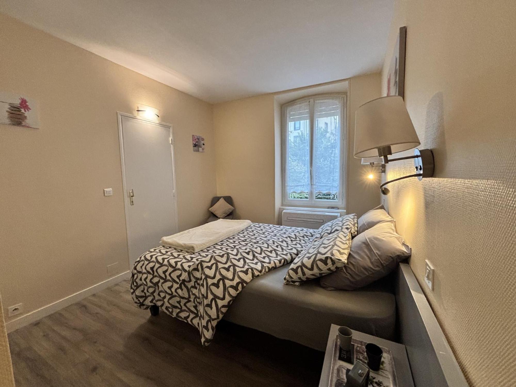 Le Puy De Dome - 1 Chambre - Clim Châtel-Guyon Exterior foto